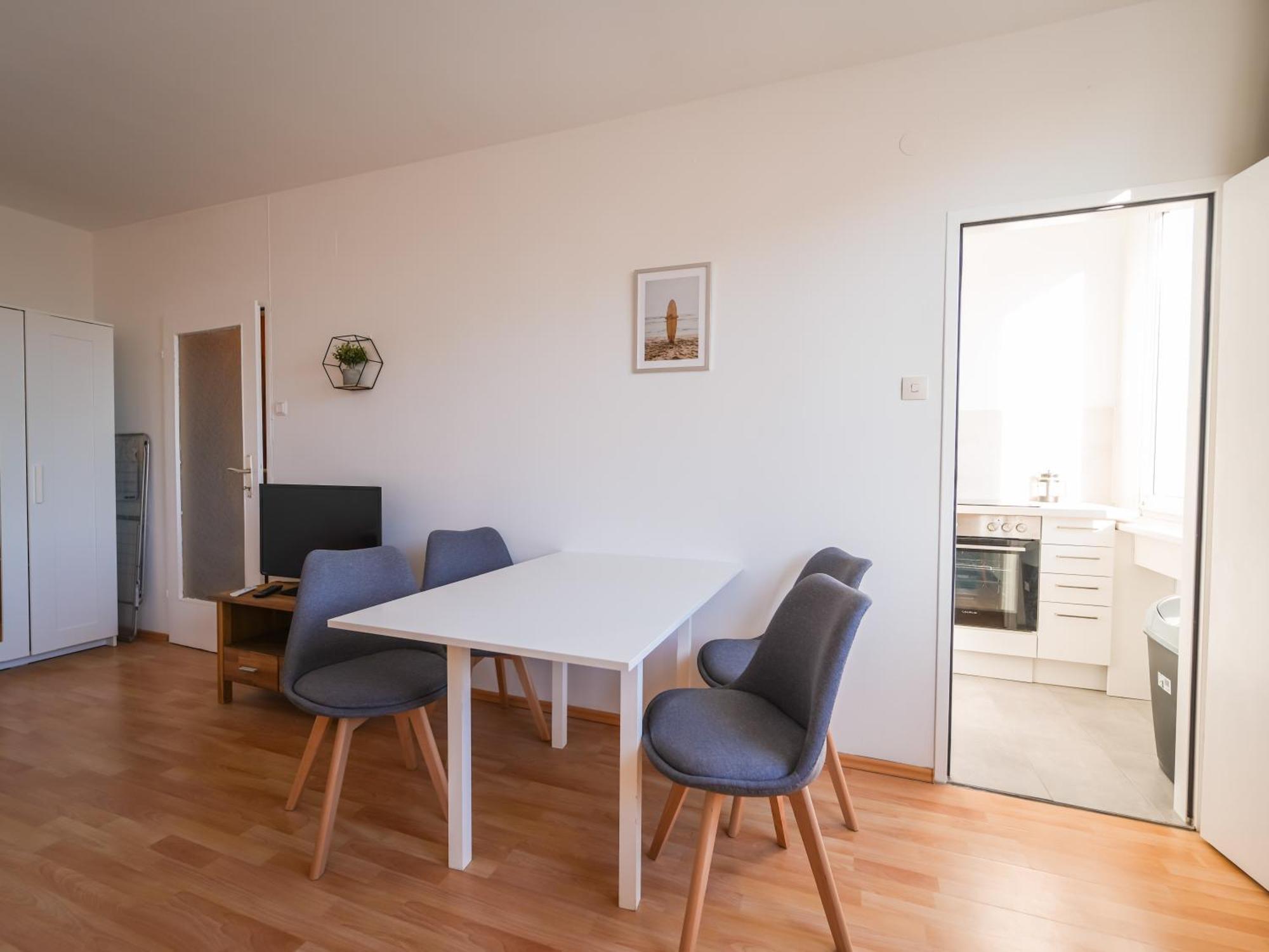 Spacious Apartments With View & Free Parking Bécsújhely Kültér fotó