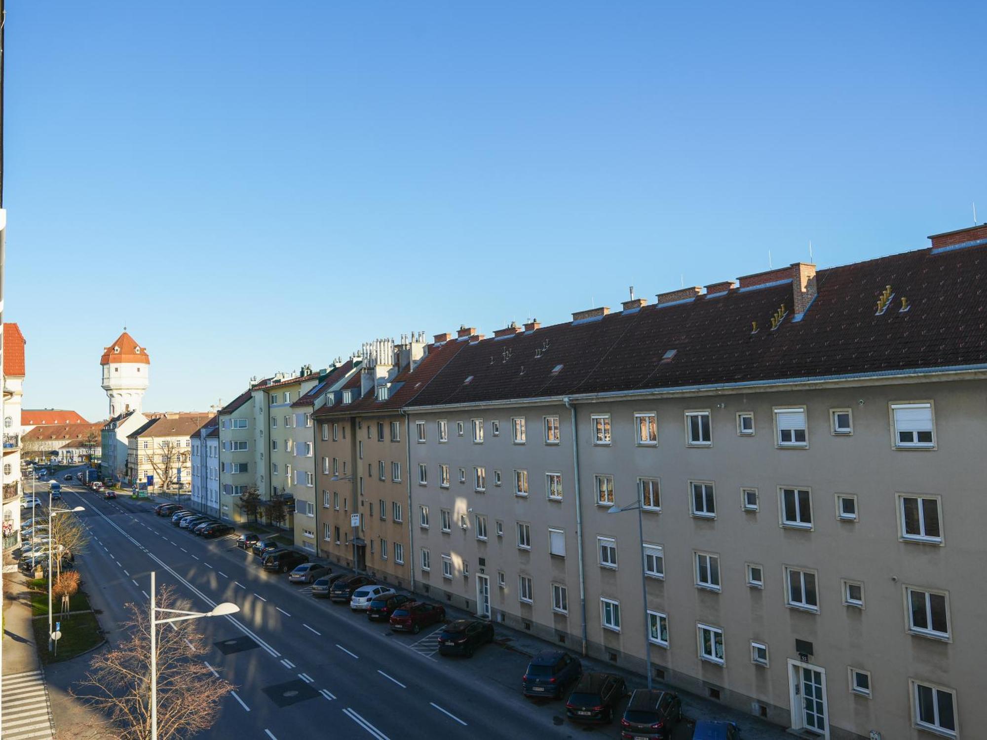 Spacious Apartments With View & Free Parking Bécsújhely Kültér fotó